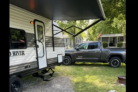 Glamping Grand River 25BH Travel Trailer