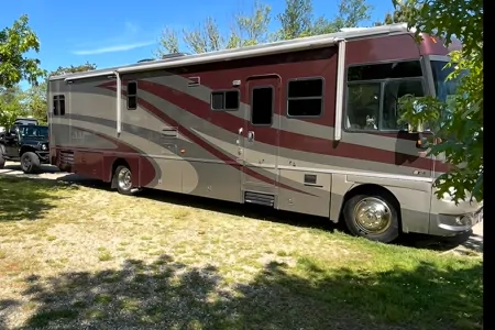 Carl's Winnebago Adventurer Class A