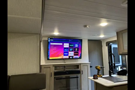 Like-New 2024 240BHXL – Sleeps 4–6, Solar, Fireplace, Outdoor Kitchen