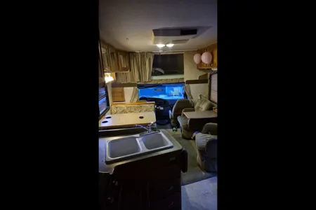 Andrew's Regency RV 28xl Class C