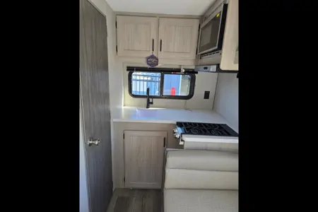 Aaron's Coachmen Catalina Travel Trailer