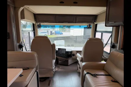 Wesley's Thor Motor Coach Palazzo Class A