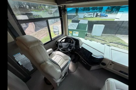 Wesley's Thor Motor Coach Palazzo Class A