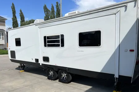 Larry & Tina’s Cozy Couple Trailer.