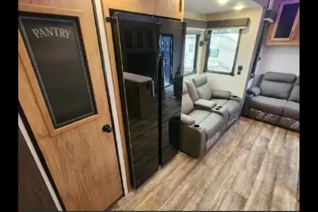 Amy's Forest River Wolfpack 4500 14d Toy Hauler