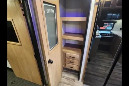 Amy's Forest River Wolfpack 4500 14d Toy Hauler