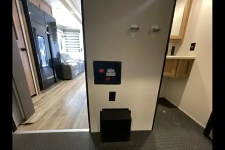 Amy's Forest River Wolfpack 4500 14d Toy Hauler