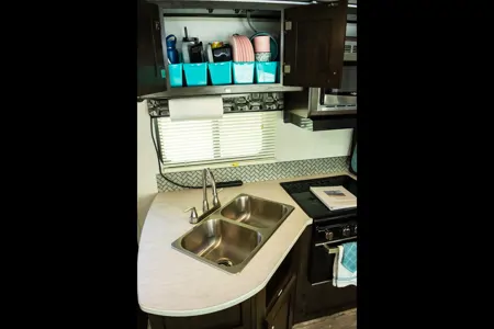 Spacious Pioneer Travel Trailer – Sleeps 10 | Family & Hunting Ready