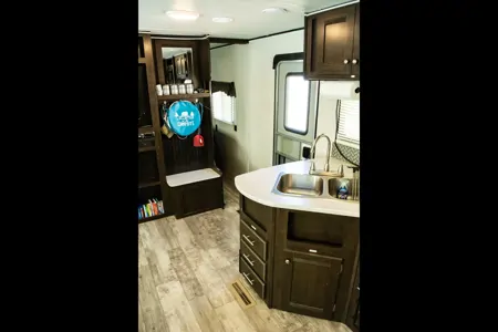 Spacious Pioneer Travel Trailer – Sleeps 10 | Family & Hunting Ready