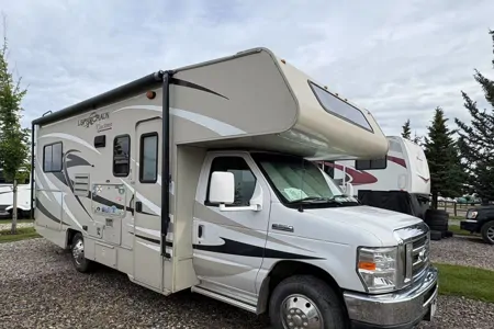 Fleet #C8 Family-Friendly RV with a Slideout for Rocky Mountain Escapes – Sleeps 6!