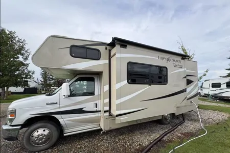 Fleet #C8 Family-Friendly RV with a Slideout for Rocky Mountain Escapes – Sleeps 6!