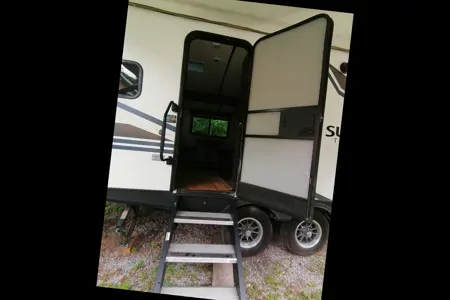 Larry's Sunset Park RV 251RK sunset Travel Trailer