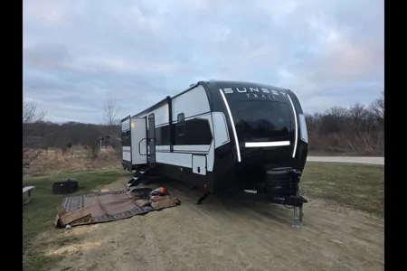 Favian's Crossroads Sunset trail 331bh Travel Trailer