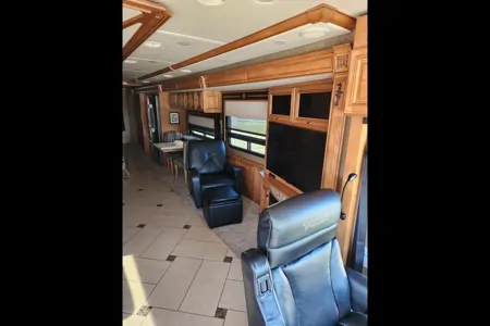 Junkaboo's Winnebago 42QD Class A