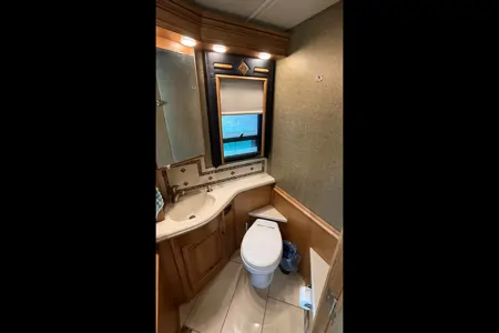 Junkaboo's Winnebago 42QD Class A