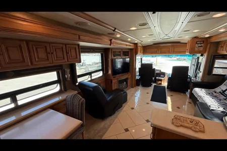 Junkaboo's Winnebago 42QD Class A