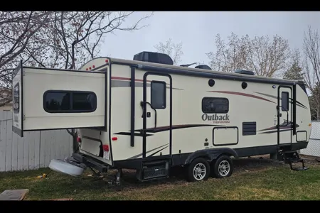 Wolsey Family Keystone Travel Trailer - Sleeps 6!
