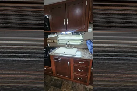 Wolsey Family Keystone Travel Trailer - Sleeps 6!