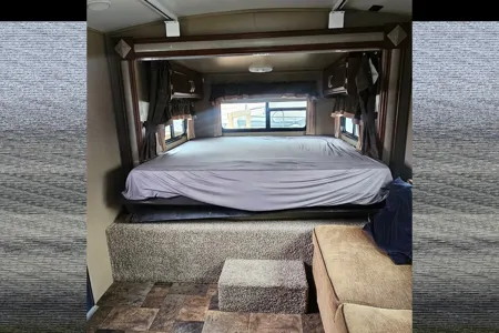 Wolsey Family Keystone Travel Trailer - Sleeps 6!