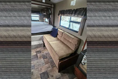 Wolsey Family Keystone Travel Trailer - Sleeps 6!