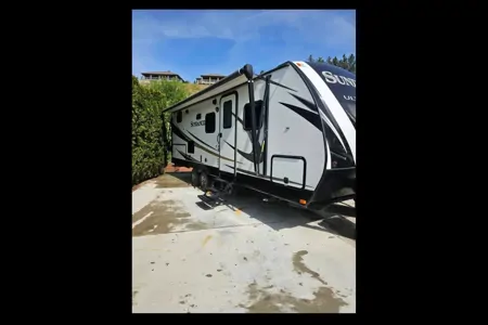 The Park's Heartland Sundancer Memory Maker Trailer
