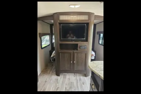 The Park's Heartland Sundancer Memory Maker Trailer