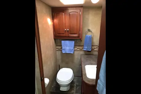 Forrest's Winnebago Chalet Class C