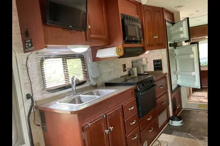 Forrest's Winnebago Chalet Class C