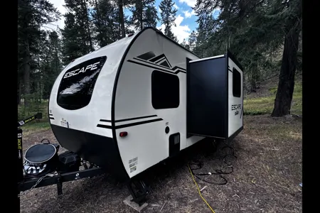 Suzy's KZ Escape Travel Trailer