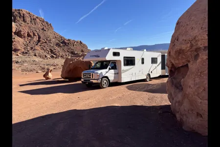 Thor Majestic 28' Motorhome - Class C RV