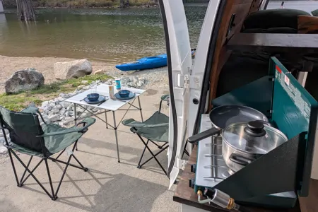 Heated! XL Bed (6ft 8" long) Solar-Powered Cozy Modern Cabin on Wheels!