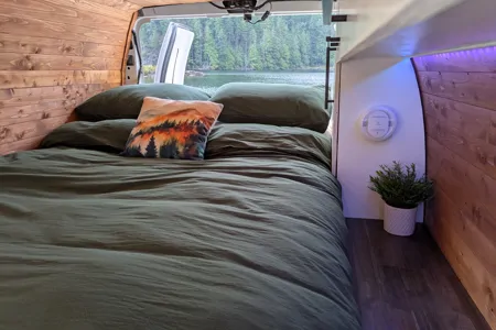 Heated! XL Bed (6ft 8" long) Solar-Powered Cozy Modern Cabin on Wheels!