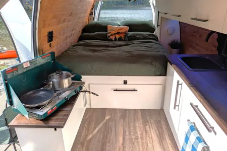 Heated! XL Bed (6ft 8" long) Solar-Powered Cozy Modern Cabin on Wheels!