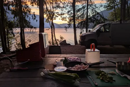 Heated! XL Bed (6ft 8" long) Solar-Powered Cozy Modern Cabin on Wheels!