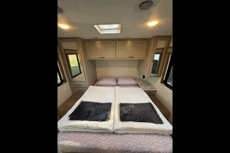 Brand new 2026 Thor Chateau 30ft. with free private shuttle -Lola