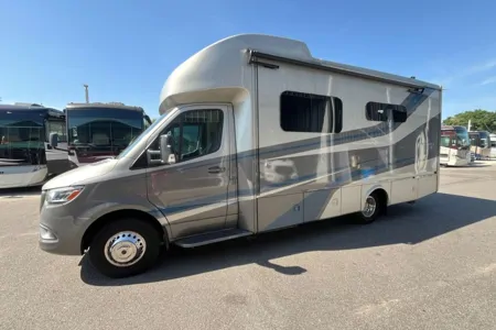 2021 Tiffin Wayfarer 25RW Class C