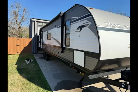 Eddie’s Pet Friendly Heartland Trail Runner Travel Trailer