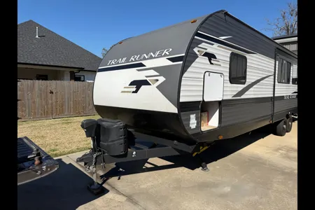 Eddie’s Pet Friendly Heartland Trail Runner Travel Trailer