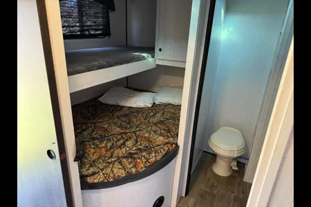 Eddie’s Pet Friendly Heartland Trail Runner Travel Trailer