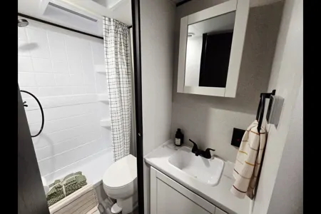 New Jayco with Double Bunks + Murphy Bed – Easy Tow, Sleeps 7