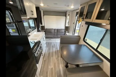 New Jayco with Double Bunks + Murphy Bed – Easy Tow, Sleeps 7