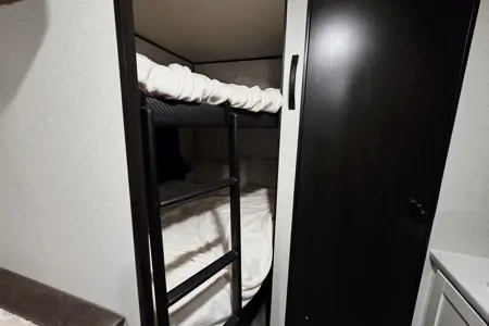 New Jayco with Double Bunks + Murphy Bed – Easy Tow, Sleeps 7