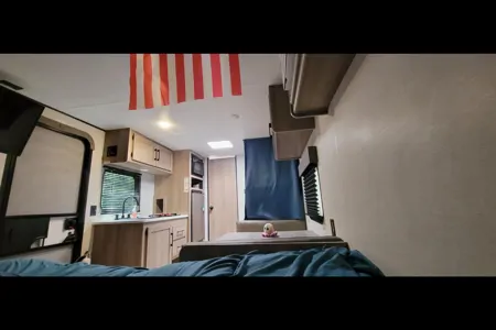 Rhiannon's Coleman 17B Travel Trailer