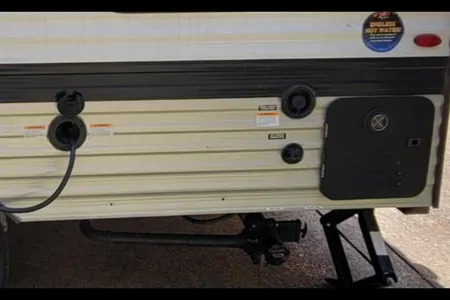 Rhiannon's Coleman 17B Travel Trailer