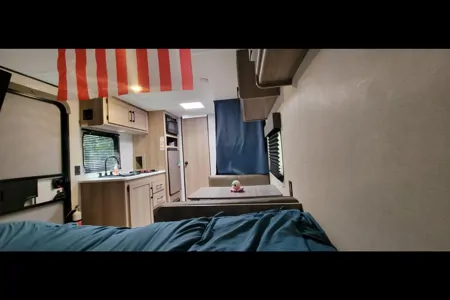 Rhiannon's Coleman 17B Travel Trailer