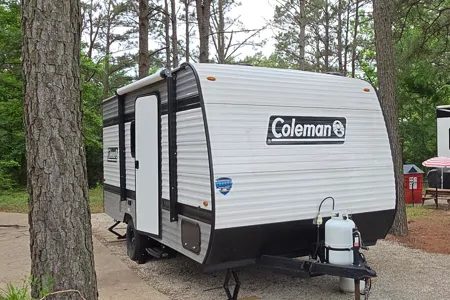 Rhiannon's Coleman 17B Travel Trailer