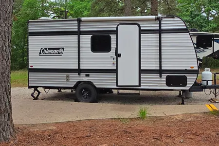Rhiannon's Coleman 17B Travel Trailer