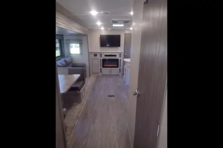 Aurora RV with Bunk Room: Fully Equipped: No Extra Fees: Delivery Available