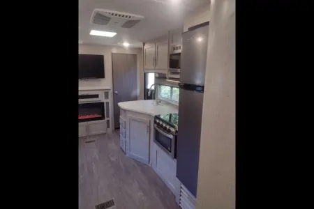 Aurora RV with Bunk Room: Fully Equipped: No Extra Fees: Delivery Available