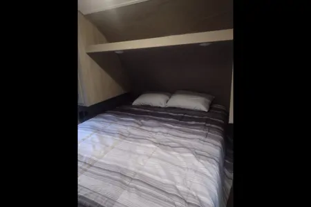 Aurora RV with Bunk Room: Fully Equipped: No Extra Fees: Delivery Available